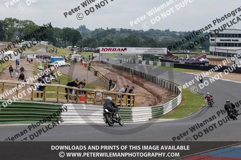 Vintage motorcycle club;eventdigitalimages;mallory park;mallory park trackday photographs;no limits trackdays;peter wileman photography;trackday digital images;trackday photos;vmcc festival 1000 bikes photographs